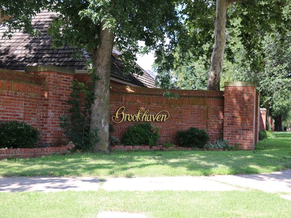 Brookhaven has several different entrances along Robinson Ave 
