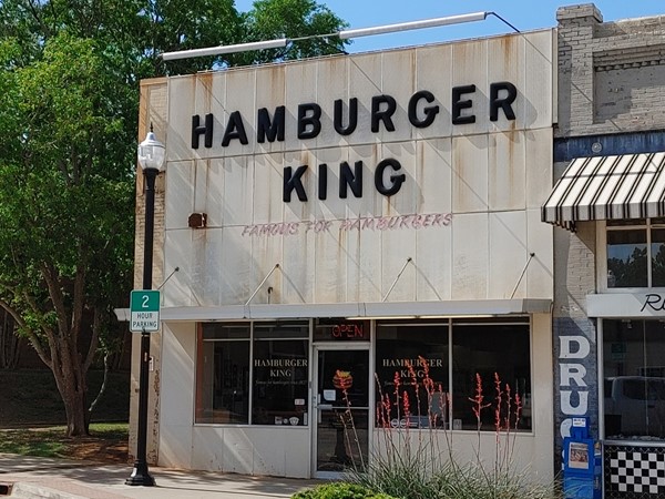 Famous for hamburgers s公司e 1927