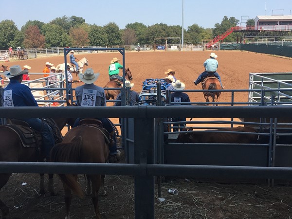 High school rodeo action in the heart of Oklahoma at 肖尼