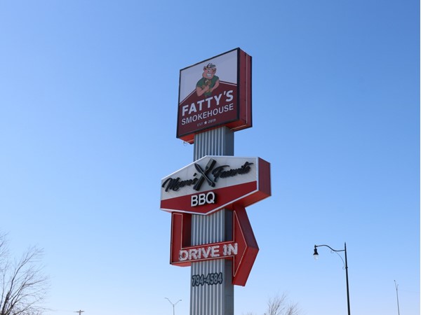 Fatty's熏制屋是摩尔市中心的一个好地方 