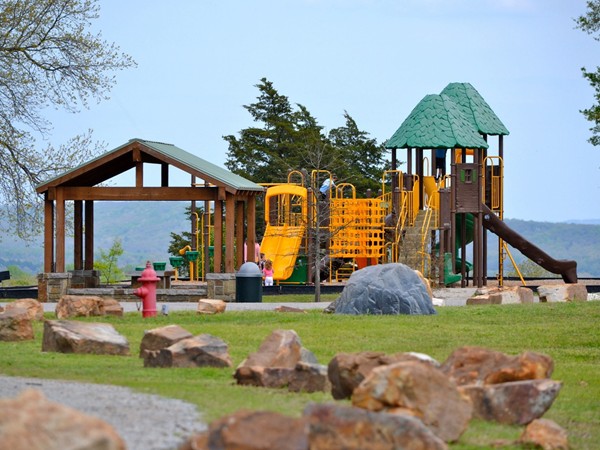 Bell Park has great walking trails, picnicking, playgrounds, and gorgeous views