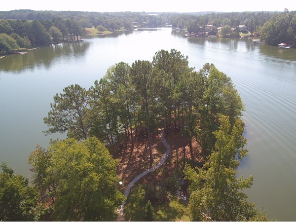 Beautiful point on Lake Wedowee!  Come visit and see what Lake Wedowee is all about