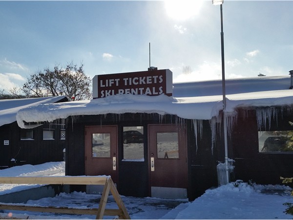 Cannonsburg Ski lift tickets and ski rentals