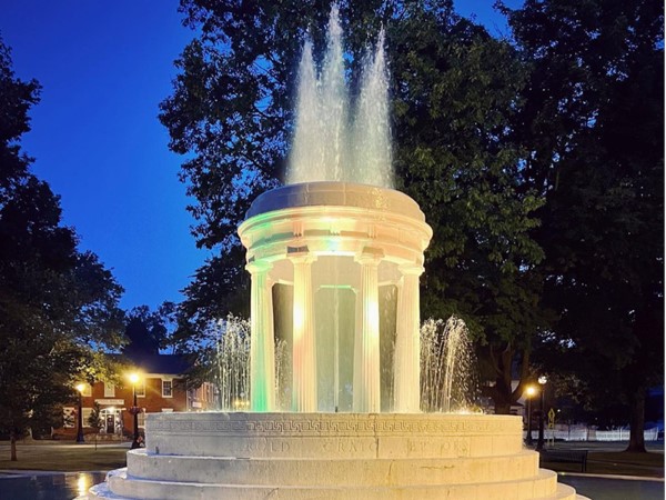 Find it hard to believe that it could get any more beautiful than the beautiful Marshall fountain!