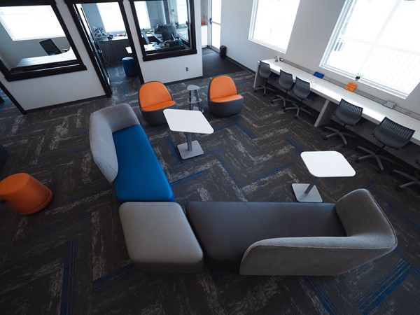Modern and super functional, the space at CoWork 591 offers numerous opportunities to meet 