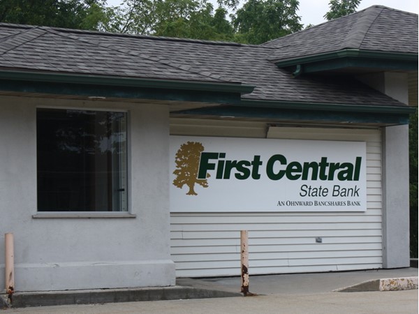 First Central State Bank located in the center of Long Grove