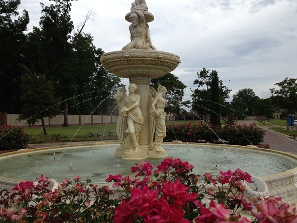 Beautiful Fountain in the center of Maison Orleans circle drive