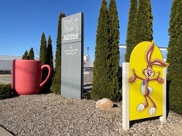 Quicky, the Nesquik bunny, welcomes you to Waverly