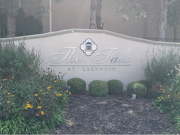 Welcome to The Falls At Lakewood subdivision