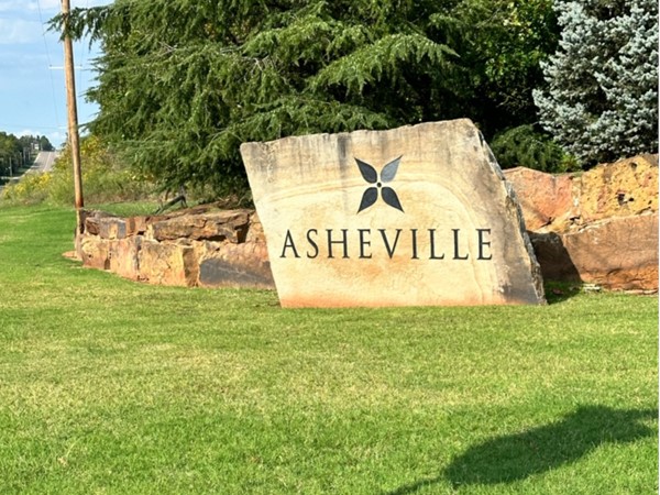 Homes in Asheville range in price from $425,000-$569,101. Nice lots in a beautiful community