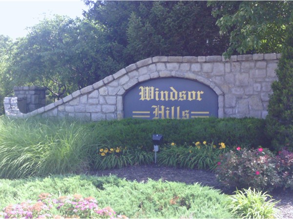 Windsor Hills entry marker in Overland Park