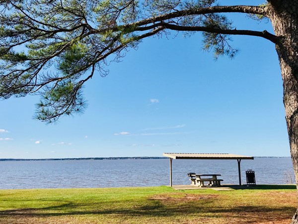 Ross Barnett Reservoir is a great spot for family picnics, boating, and water sports