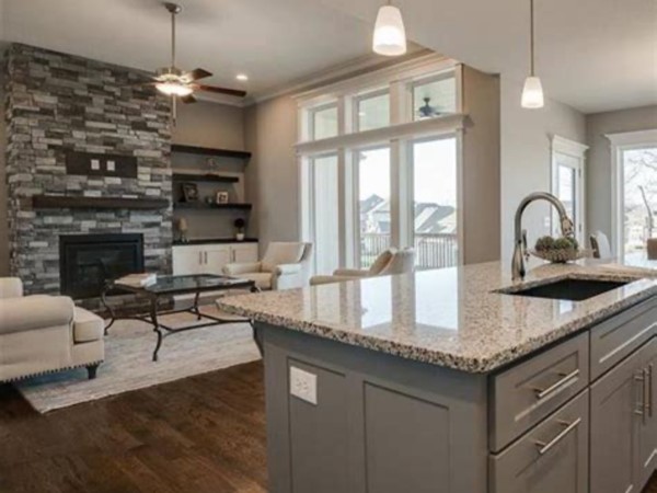 Chapel Ridge at Lakewood offers villas and custom homes near pools, tennis, and dining