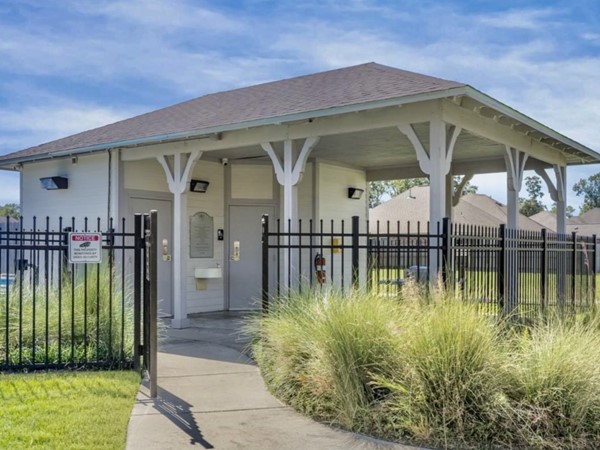 Pavilion and bathrooms at Estates at Moss Bluff