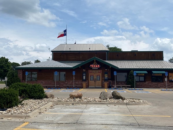 Texas Roadhouse has great steaks and appetizers.  Enjoy fabulous food with amazing flavor!