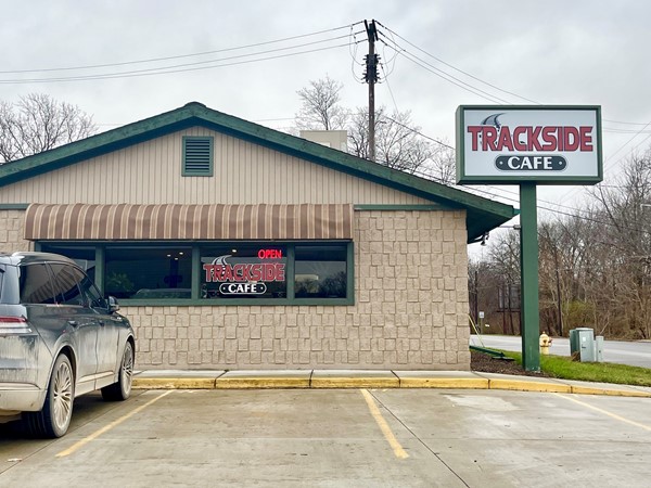 Trackside Cafe is new to Flushing and has great food and excellent service! (The old Choo Choo’s)