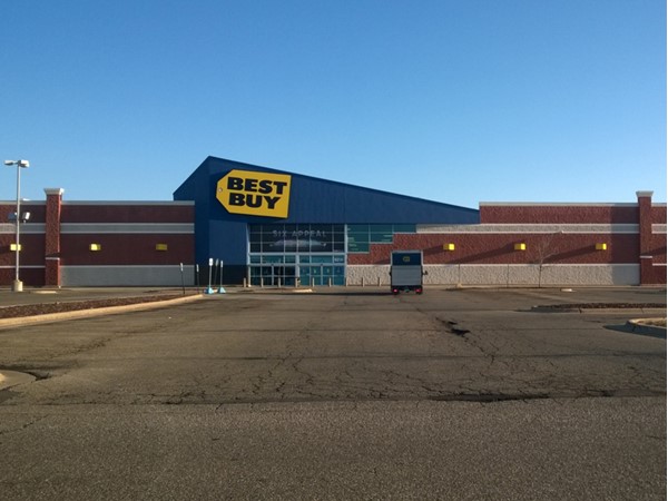 Best Buy - Lansing Mall Out Lot