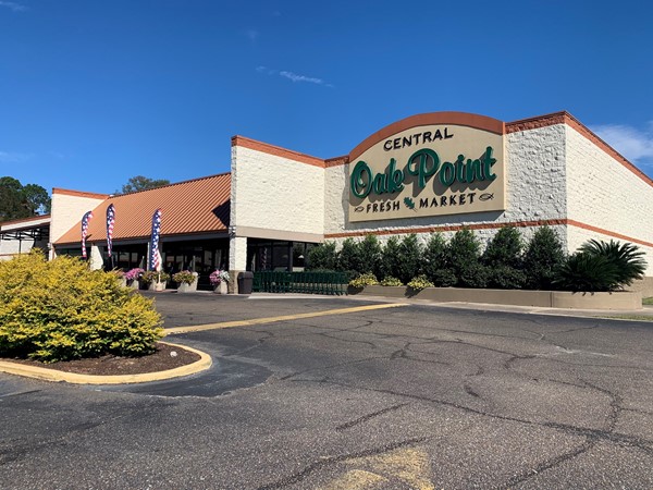 Oak Point Fresh Market is a traditional grocery store in Central with top notch fresh foods