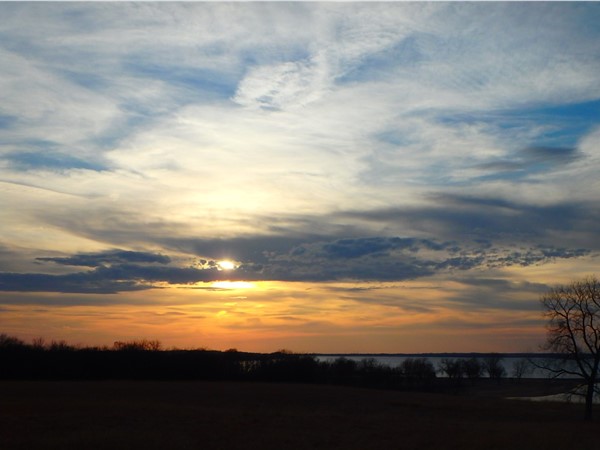 March sunset at Melvern Lake