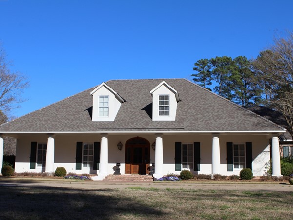 Trenton Place offers a variety of home styles including this gorgeous traditional house