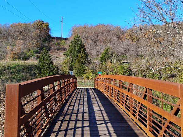Thousand Oaks connector trail bridge