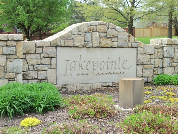 Lakepointe entrance