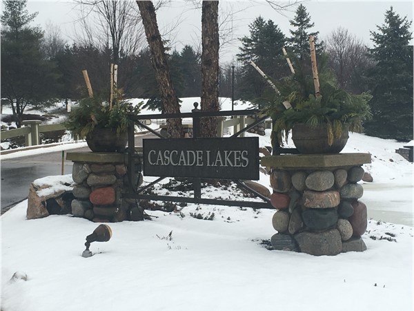 Entrance to Cascade Lakes 