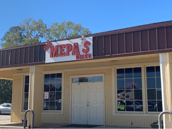 MePa's is home of the best hamburger in Central! Go get a MePa Burger when you are in the area.