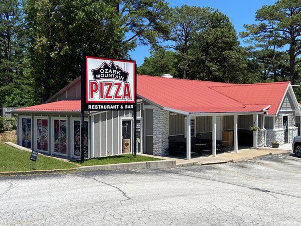 Ozark Mountain Pizza is a popular stop in Branson