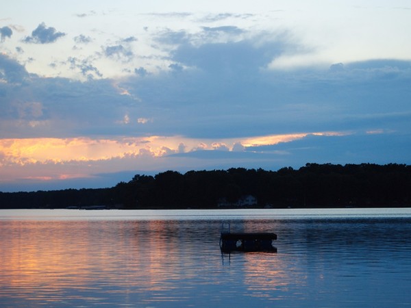 A peaceful evening on Big Star Lake
