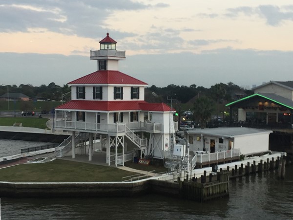 Rebuilt lakefront harbor lighthouse 