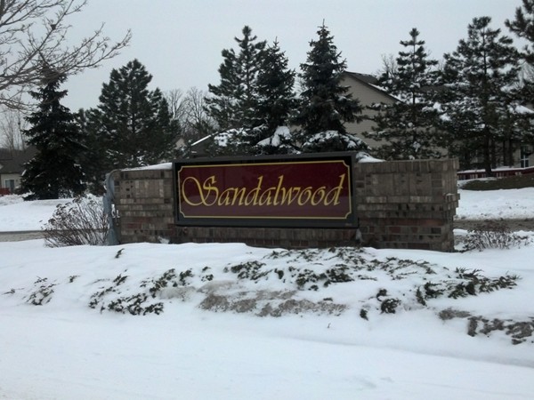 Sandalwood entrance in Grand Blanc of Maple Road