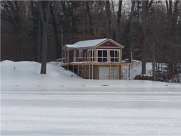 A quiet and restful winter spot on Munson Lake