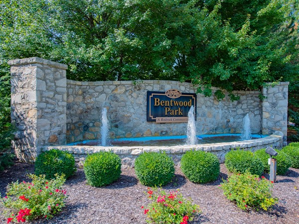 Bentwood Park entry monument in Overland Park 