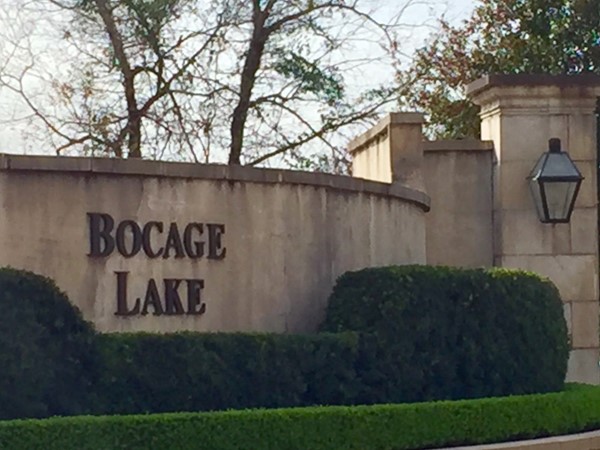 Luxury, privacy, and location! Bocage Lake has it all