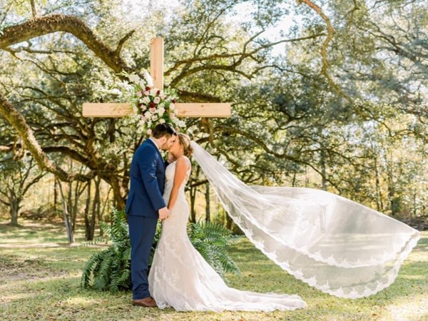 The Most Gorgeous Oak Trees at Oak Hills Estate Event Venue