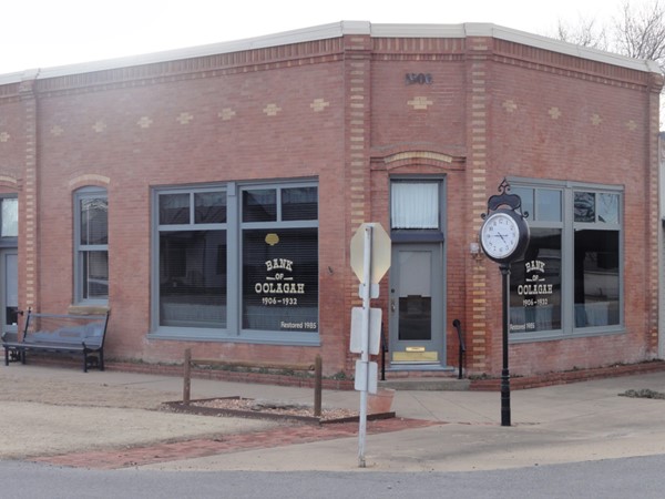 Bank of Oologah still located in downtown Oologah since 1906