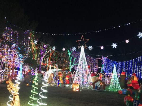 Amazing show of lights in Fayetteville - Stewart Family Christmas Lights