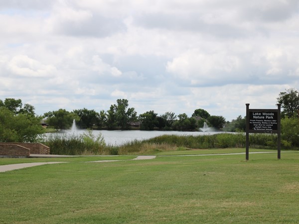 Lake Woods ponds with fountains and walking trails