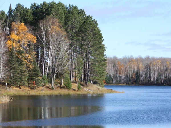 Lake Ellen crystal waters invite you to explore the beauty of Iron County 