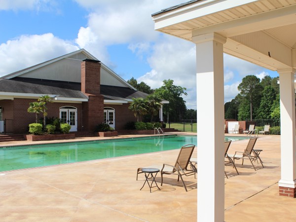 Calvert Crossing offers a luxurious outdoor swimming pool and sunning deck