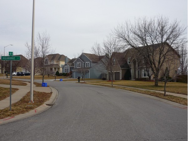East 78th Street from Highridge Court looking southeast in the Summit Wood subdivision