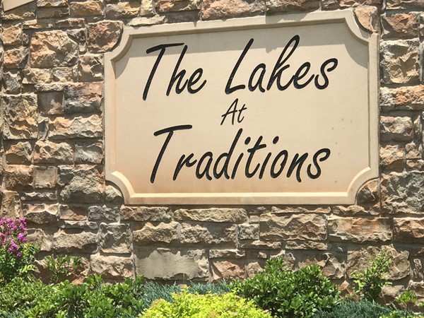 The Lakes at Traditions entrance 