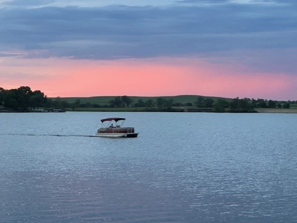 Evening serenity on Lake Kahola