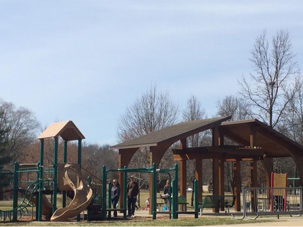 Beautiful spring day at Porter park in Prairie Village, Tomahawk Road & Roe Avenue