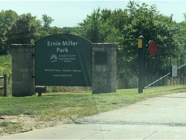 Ernie Miller Park is nearby