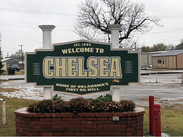 Welcome sign in downtown Chelsea 