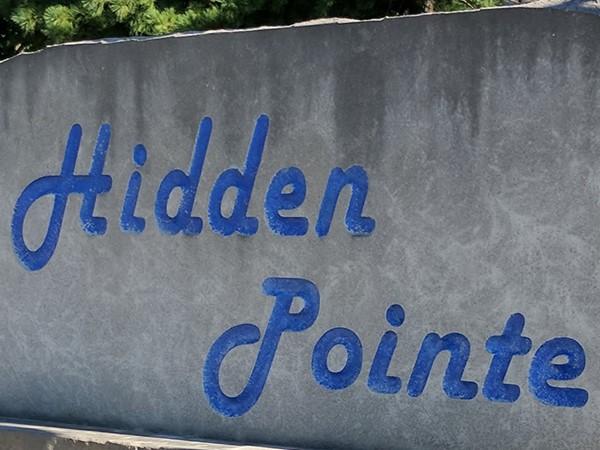 Entrance to Hidden Pointe