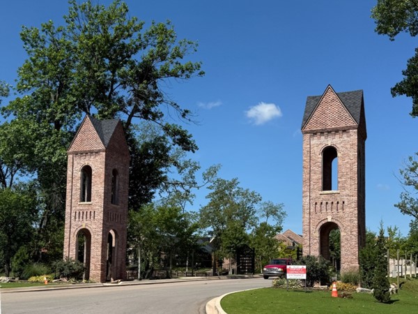 The grand brick entrance towers of Selah, a master-planned neighborhood in Goldsby