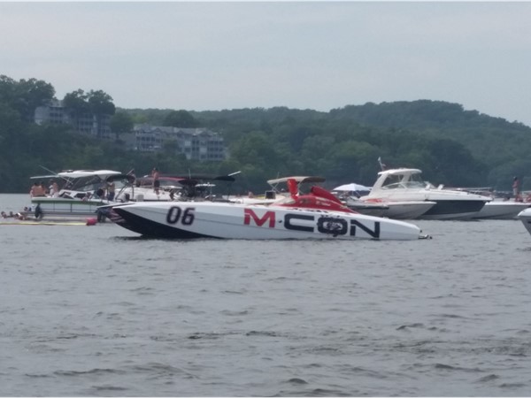 M-Con race boat at the 2018 Shootout 
